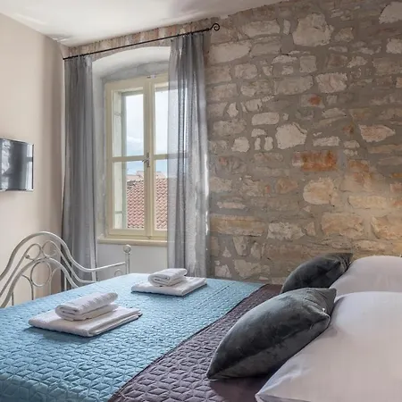 Appartement Old Town City Lux *